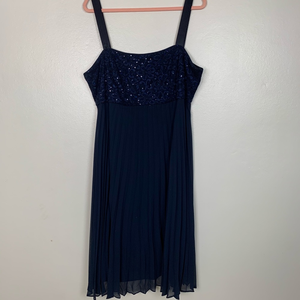 Navy blue  plissed FORMAL dress 20w